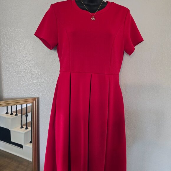 Dress - Picture 2 of 4